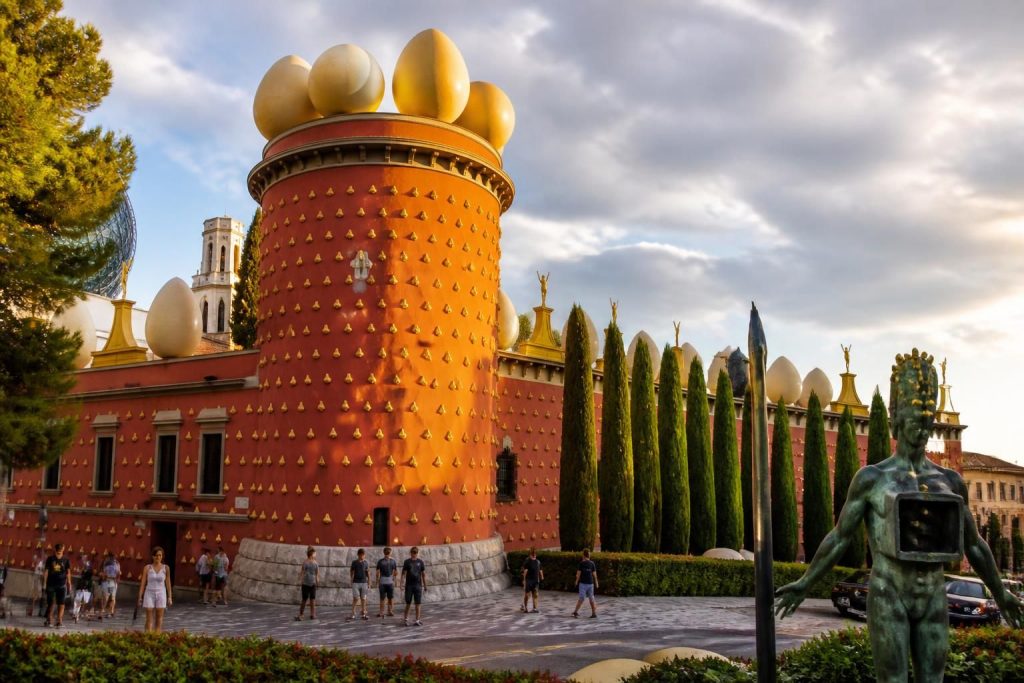 Musée Dali Figueres : horaires, prix et visite virtuelle du lieu incontournable